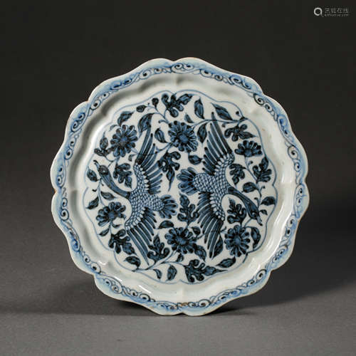 CHINESE YUAN DYNASTY BLUE AND WHITE PLATE