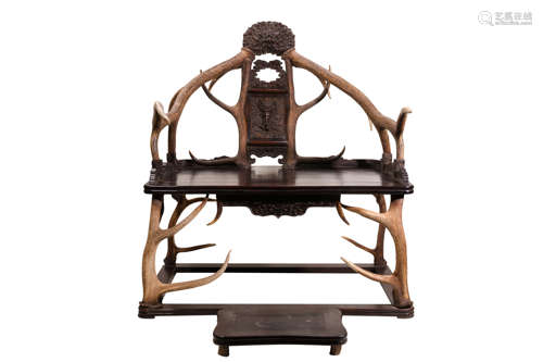 CHINESE QING DYNASTY ANTLER AND ROSEWOOD THRONE