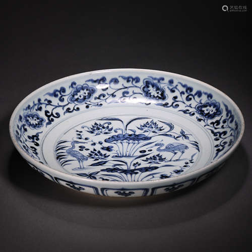 CHINESE YUAN DYNASTY BLUE AND WHITE PLATE