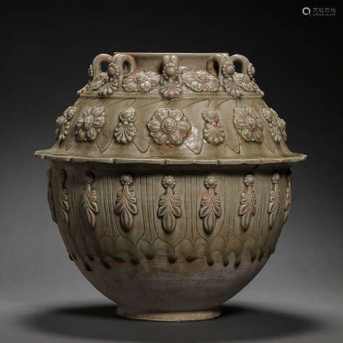 SUI DYNASTY, LARGE XIANGZHOU WARE CELADON GLAZE LOTUS PATTER...