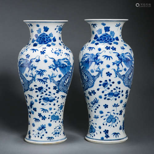 A PAIR OF LARGE CHINESE QING DYNASTY BLUE AND WHITE WITH DRA...