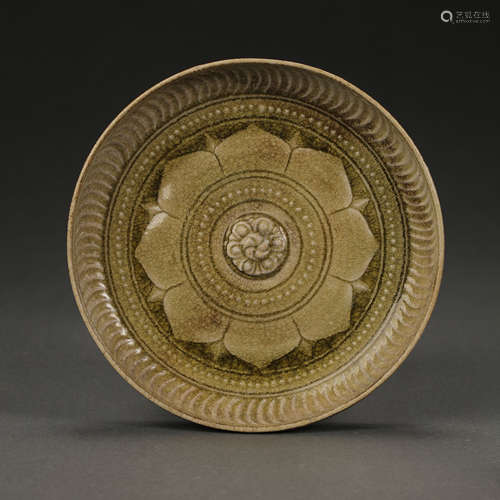 CHINESE SUI DYNASTY XIANGZHOU WARE CELADON GLAZE PLATE