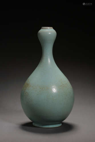 CHINESE SOUTHERN SONG DYNASTY CELADON VASE