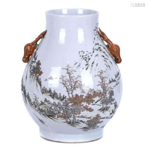 CHINESE VASE FROM THE REPUBLIC.