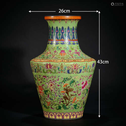 Bottle of enamel flowers珐琅彩花卉瓶