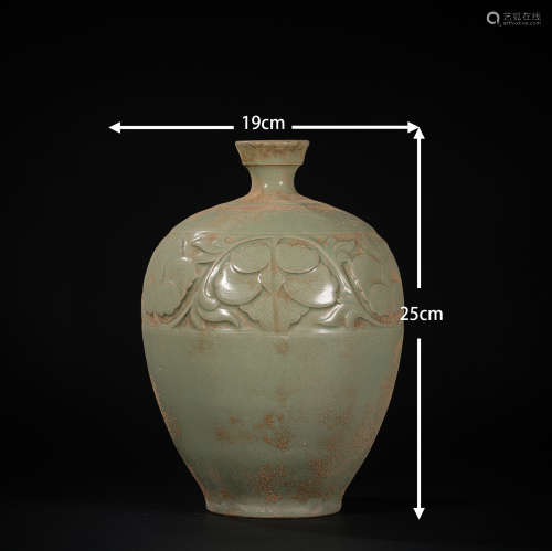 Yaozhou kiln carved flower plum vase耀州窑刻花梅瓶