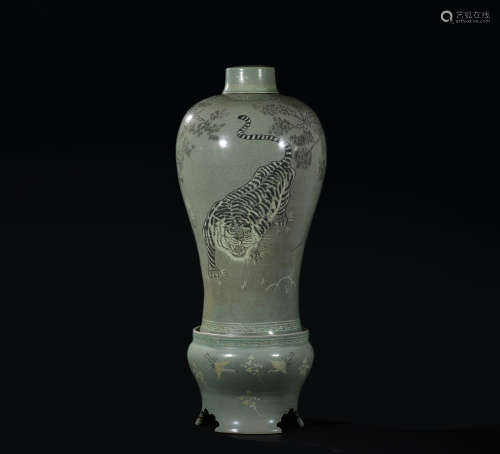 Goryeo celadon tiger bottle高丽青瓷猛虎瓶