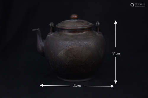 Scalloped copper pot扇面纹铜壶