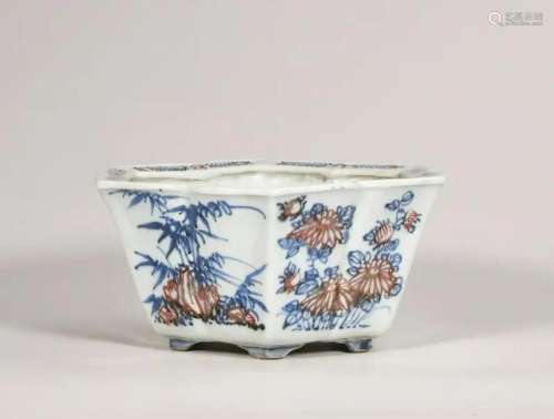 CHINESE PORCELAIN RED UNDER GLAZE BLUE AND WHITE FLOWER