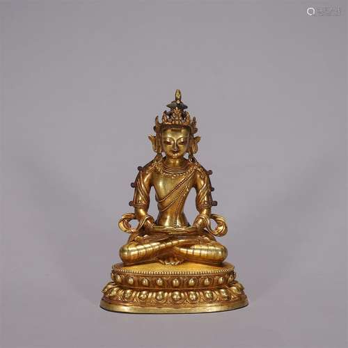 A gilding copper Sakyamuni buddha statue