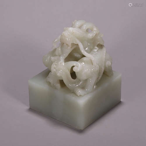 A Hetian jade dragon seal