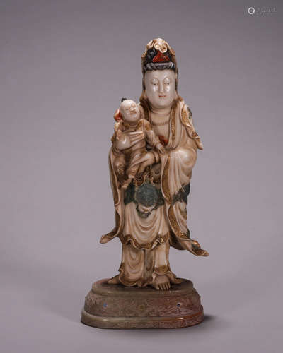 A Shoushan soapstone Guanyin statuette