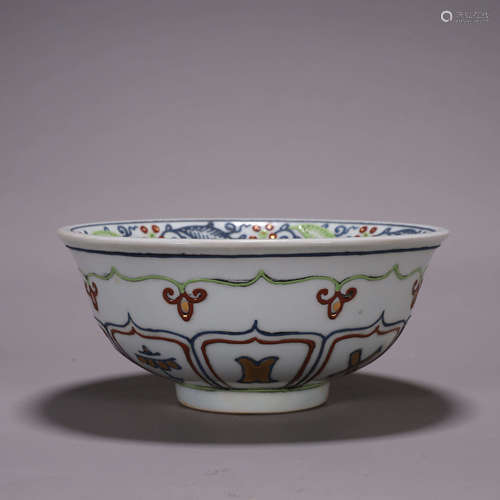 An inscribed tri-colored porcelain bowl