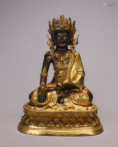 A gilding copper Guanyin bodhisattva statue