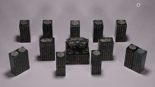 A set of Hetian jasper dragon seals