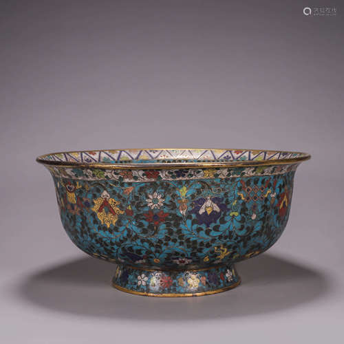 An interlocking flower patterned cloisonne bowl