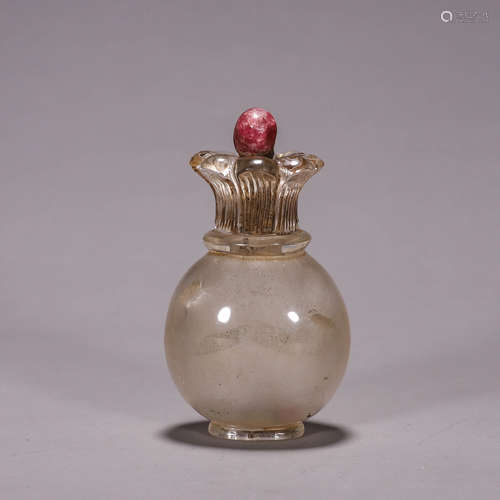 A crystal buddhist relics bottle