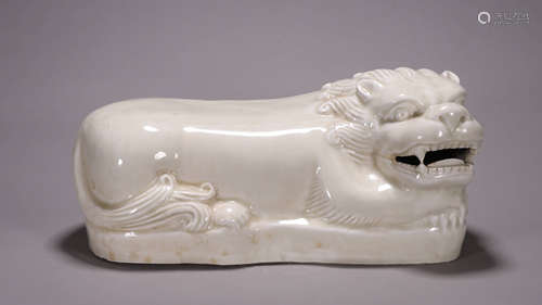 A Ding kiln porcelain lion shaped pillow