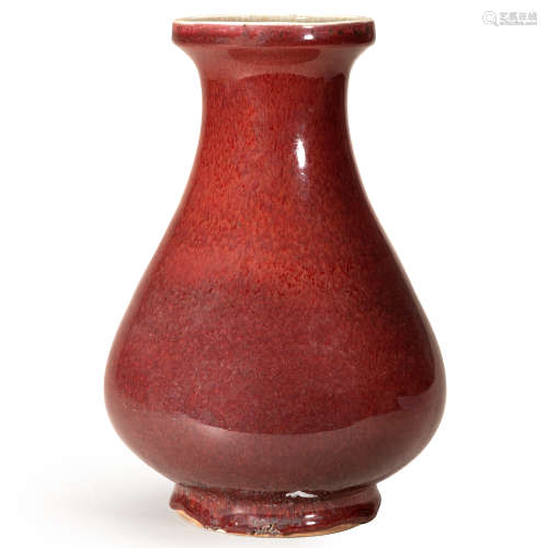 清中期 红釉盘口瓶
