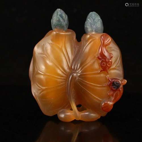 Agate Carved Lotus Leaf Catfish Conjoined Snuff Bottle