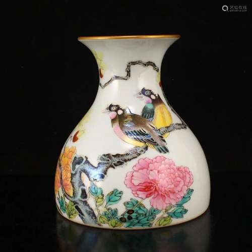Gilt Edge Famille Rose Bird & Flowers Design Porcelain V...