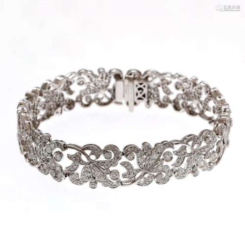 Diamonds floral bracelet.