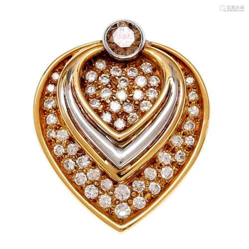 Heart-shaped diamonds pendant.