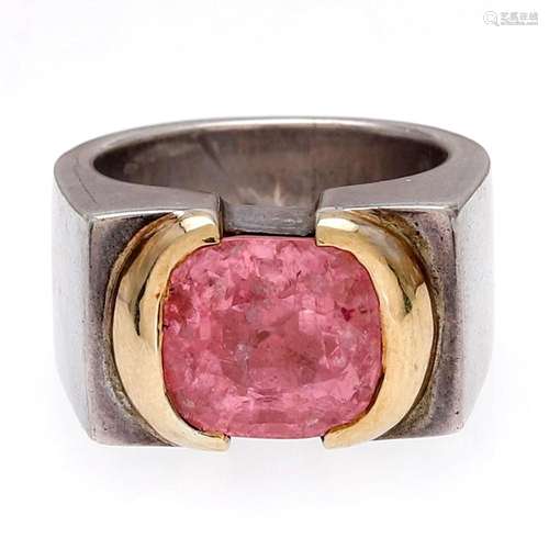 Signet ring with tourmaline.