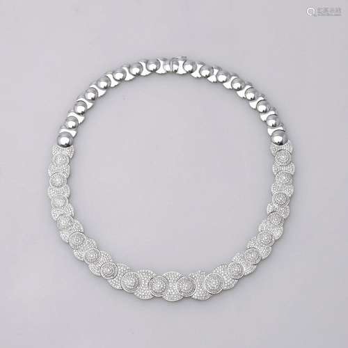 Diamonds choker.