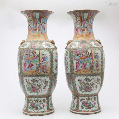 Pair of Chinese vases in "rose family" porcelain f...