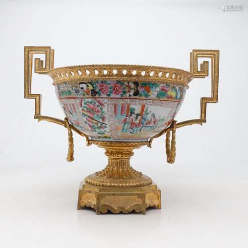 Chinese centrepiece in rose family Canton porcelain, late 19...