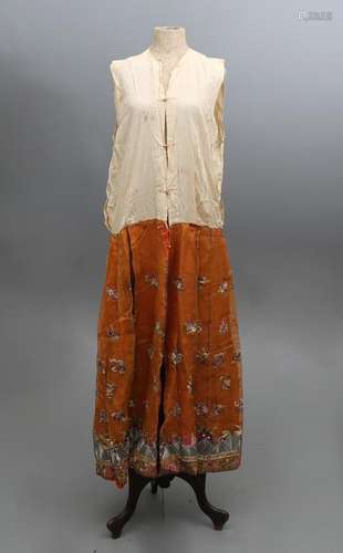 Chinese or Vietnamese dress in silk and organdy-like fabric ...