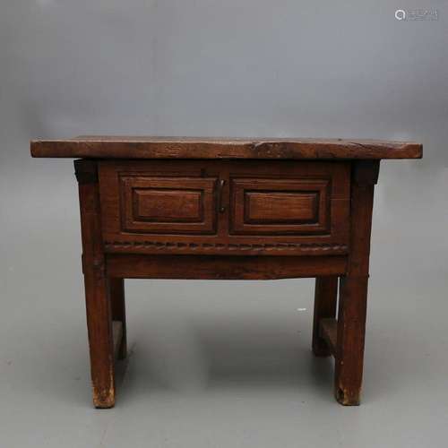 Spanish walnut dais table, late 17th-early 18th century.