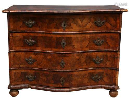 Chest of drawers from the South of Germany in walnut root, 1...