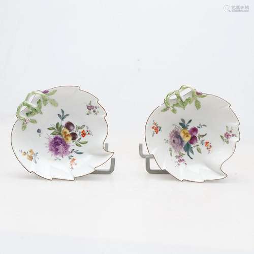 Pair of leaf-shaped dishes in Meissen-style porcelain, late ...