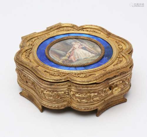 French box in gilt bronze, enamelled in guilloché and with p...