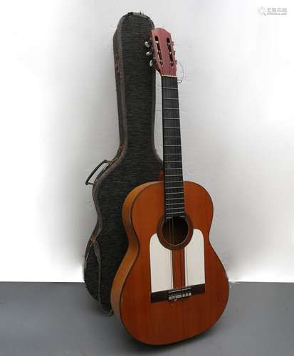 Spanish guitar in cedar wood, first third of the 20th Centur...