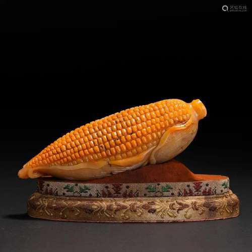 A Carved Tianhuang Corn Decoration