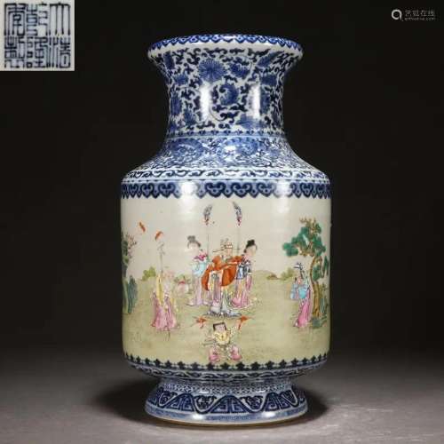 An Underglaze Blue and Famille Rose Lantern Vase