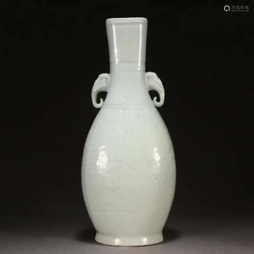 An Incised Hutian-ware Vase