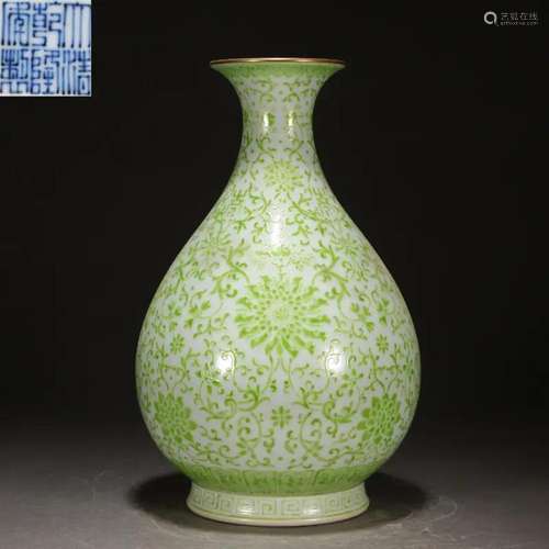 A Chinese Green Enameled Vase Yuhuchunping