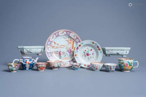 A VARIED COLLECTION OF CHINESE IMARI STYLE, FAMILLE ROSE AND...