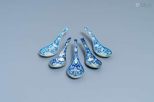 FIVE CHINESE BLUE-GROUND SPOONS, A.O. A PAIR TONGZHI MARK AN...
