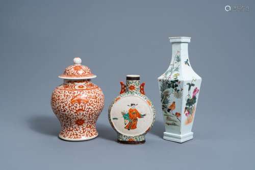 A CHINESE SQUARE FAMILLE ROSE VASE, AN IRON-RED VASE AND COV...
