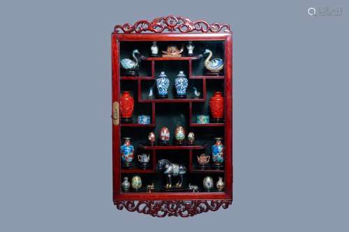 A VARIED COLLECTION OF CHINESE CLOISONNÉ AND CINNABAR LACQUE...