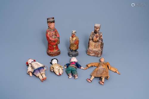 SEVEN VARIOUS CHINESE WOODEN SCULPTURES AND DOLLS, 19TH/20TH...