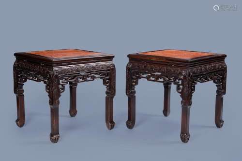 A PAIR OF CHINESE WOOD SIDE TABLES WITH MARBLE TOP, 20TH C.