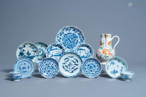 A VARIED COLLECTION OF CHINESE BLUE, WHITE AND FAMILLE VERTE...