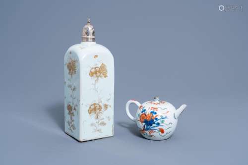 A CHINESE VERTE-IMARI TEAPOT AND COVER WITH FLORAL DESIGN AN...