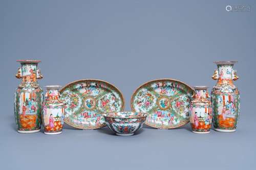 A VARIED COLLECTION OF CHINESE CANTON FAMILLE ROSE PORCELAIN...